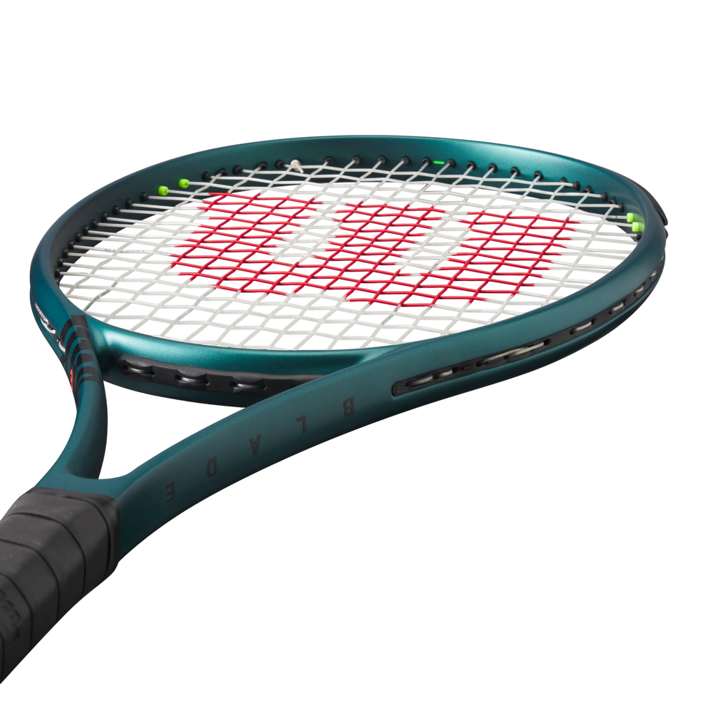 Blade 101L V9 Tennis Racket